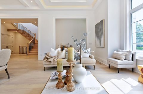 Photo 4 at 27 Hurlingham Crescent, Don Mills, Toronto