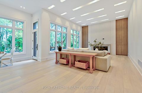 Photo 12 at 27 Hurlingham Crescent, Don Mills, Toronto