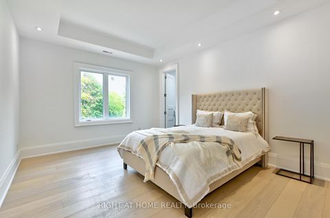 Photo 32 at 27 Hurlingham Crescent, Don Mills, Toronto