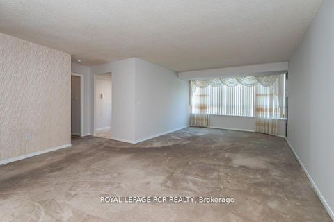 Photo 4 at 901 - 270 Davis Drive, Central Newmarket, Newmarket