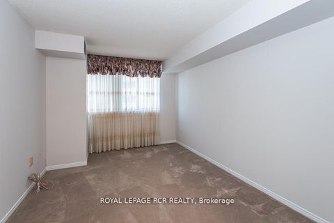 Photo 14 at 901 - 270 Davis Drive, Central Newmarket, Newmarket