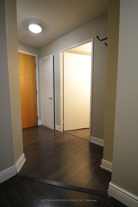 Photo 3 at 610 - 41 Markbrook Lane, Jamestown, Toronto