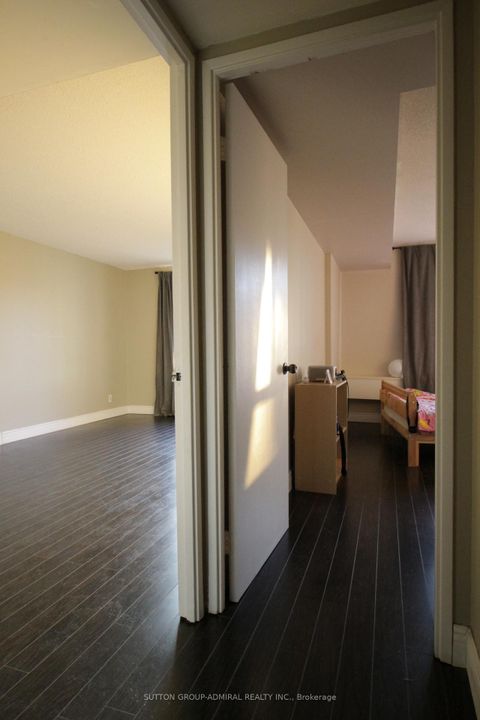 Photo 8 at 610 - 41 Markbrook Lane, Jamestown, Toronto