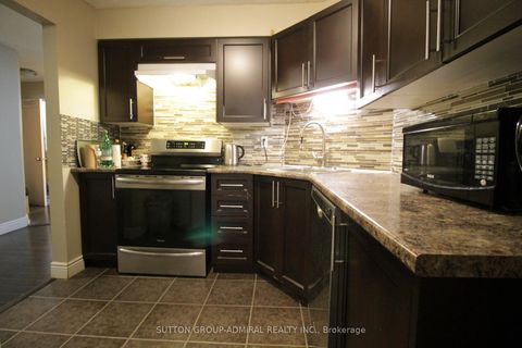 Photo 10 at 610 - 41 Markbrook Lane, Jamestown, Toronto