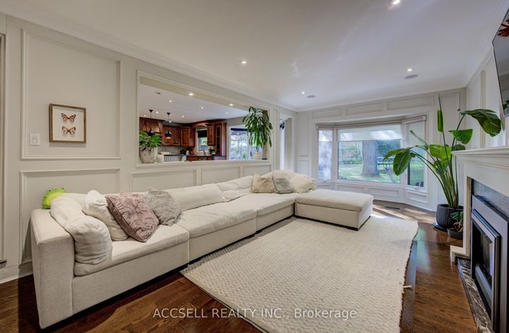 Photo 7 at 600 Highvalley Road, Ancaster, Hamilton