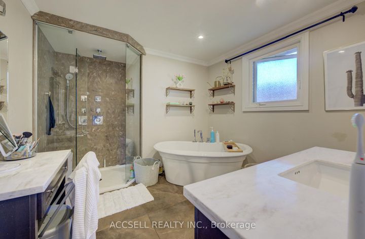 Photo 19 at 600 Highvalley Road, Ancaster, Hamilton