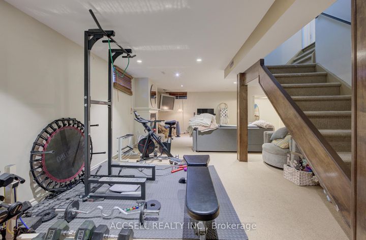 Photo 20 at 600 Highvalley Road, Ancaster, Hamilton