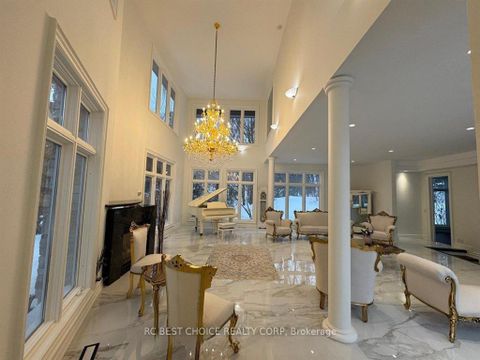 Photo 2 at 76 Silver Fox Place, Maple, Vaughan