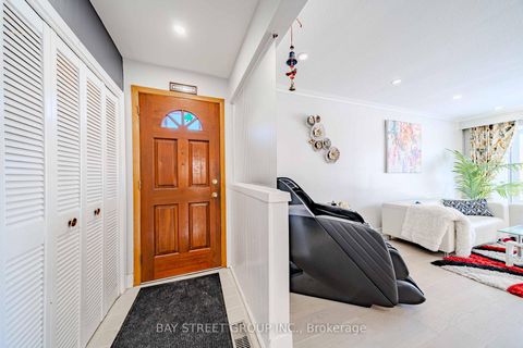 Photo 3 at 14 Amarillo Drive, Eglinton East, Toronto