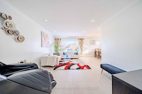 Photo 4 at 14 Amarillo Drive, Eglinton East, Toronto