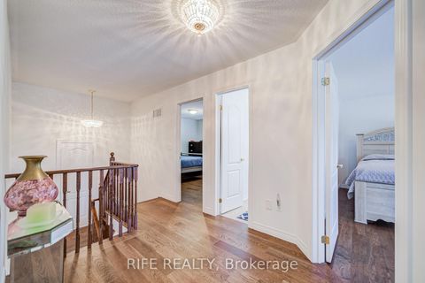 Photo 11 at 106 Craggview Drive, West Hill, Toronto
