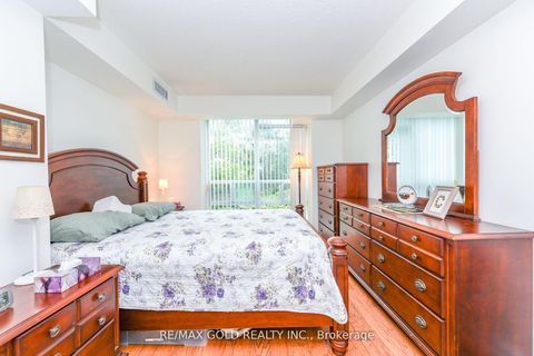 Photo 8 at 211 - 17 Michael Power Place, City Centre West, Toronto