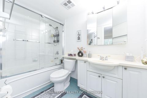 Photo 12 at 211 - 17 Michael Power Place, City Centre West, Toronto