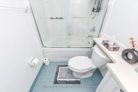 Photo 13 at 211 - 17 Michael Power Place, City Centre West, Toronto