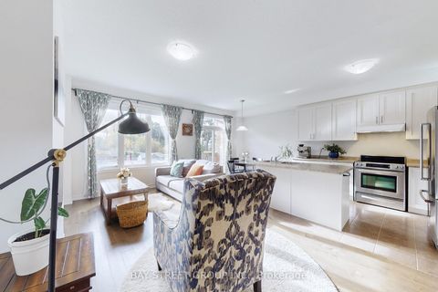 Photo 6 at 7 Paper Mills Crescent, Jefferson, Richmond Hill