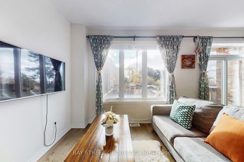 Photo 7 at 7 Paper Mills Crescent, Jefferson, Richmond Hill