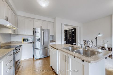 Photo 9 at 7 Paper Mills Crescent, Jefferson, Richmond Hill