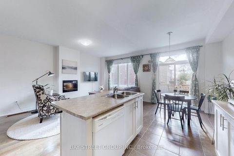 Photo 12 at 7 Paper Mills Crescent, Jefferson, Richmond Hill