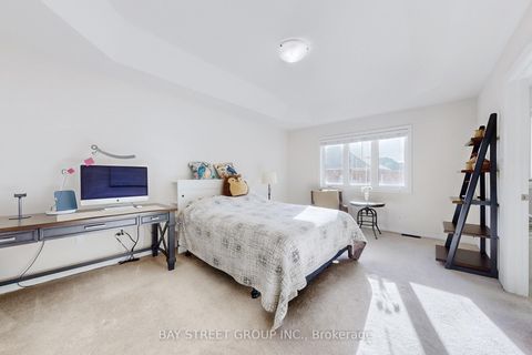 Photo 18 at 7 Paper Mills Crescent, Jefferson, Richmond Hill