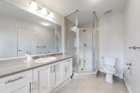 Photo 21 at 7 Paper Mills Crescent, Jefferson, Richmond Hill