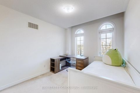 Photo 23 at 7 Paper Mills Crescent, Jefferson, Richmond Hill