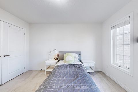 Photo 25 at 7 Paper Mills Crescent, Jefferson, Richmond Hill