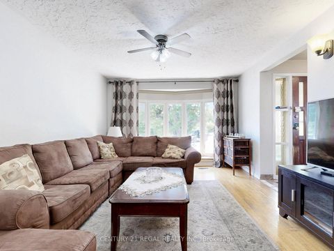 Photo 3 at 94 Billington Crescent, Donalda, Toronto