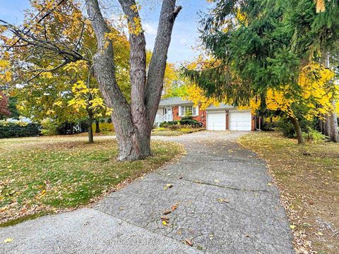 Photo 1 at 20 West Hill Drive, West Hill, Toronto