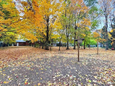 Photo 34 at 20 West Hill Drive, West Hill, Toronto