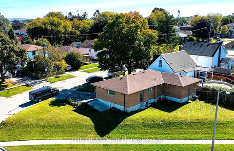 Photo 4 at 532 Montrave Avenue, Vanier, Oshawa