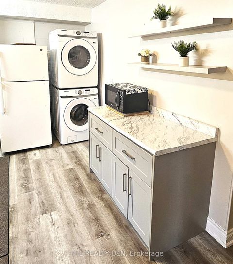 Photo 12 at 532 Montrave Avenue, Vanier, Oshawa