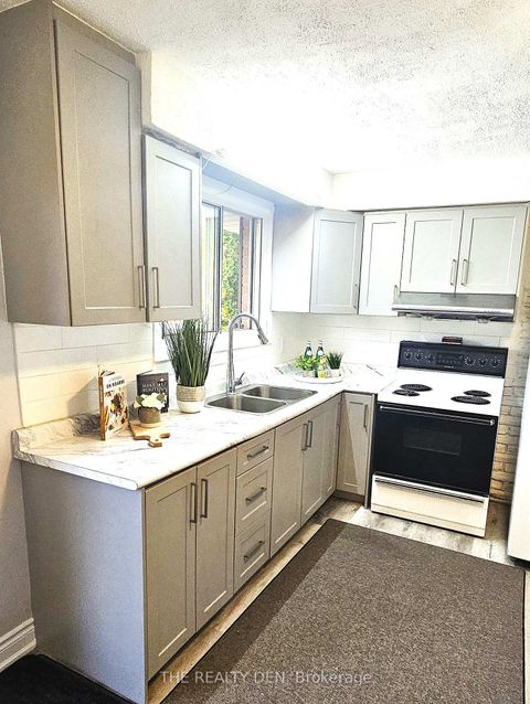 Photo 15 at 532 Montrave Avenue, Vanier, Oshawa