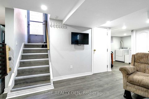 Photo 23 at 532 Montrave Avenue, Vanier, Oshawa