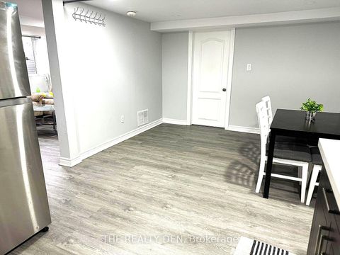 Photo 27 at 532 Montrave Avenue, Vanier, Oshawa