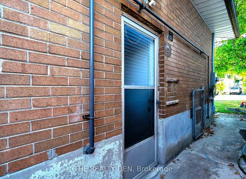 Photo 33 at 532 Montrave Avenue, Vanier, Oshawa