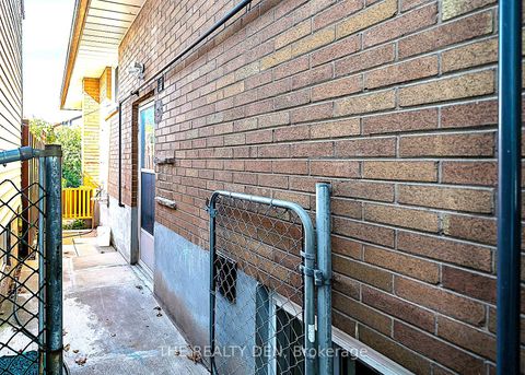 Photo 34 at 532 Montrave Avenue, Vanier, Oshawa