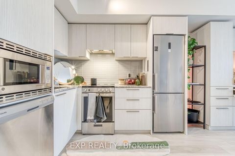 Photo 7 at 911 - 501 Yonge Street, Yonge Corridor, Toronto