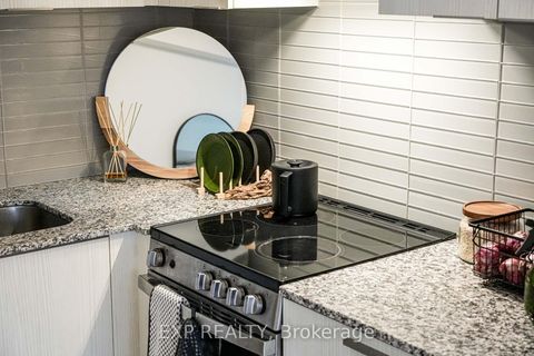 Photo 8 at 911 - 501 Yonge Street, Yonge Corridor, Toronto