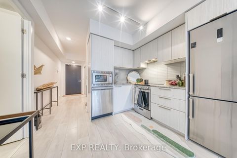 Photo 9 at 911 - 501 Yonge Street, Yonge Corridor, Toronto