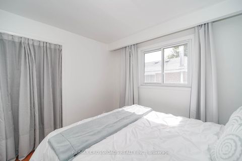 Photo 22 at 8 Topaz Gate, Steeles, Toronto