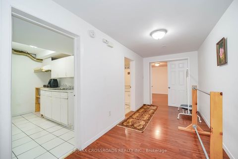 Photo 32 at 8 Topaz Gate, Steeles, Toronto