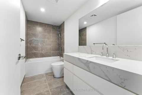 Photo 13 at PH05 - 200 Keewatin Avenue, Mount Pleasant East, Toronto
