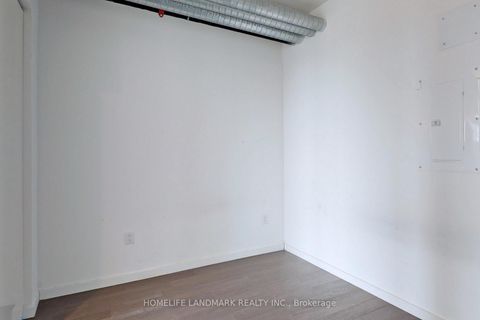 Photo 9 at 718 - 170 Bayview Avenue, Waterfront Communities C8, Toronto