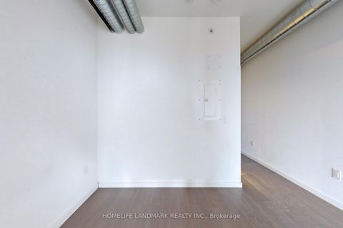 Photo 11 at 718 - 170 Bayview Avenue, Waterfront Communities C8, Toronto