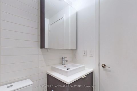 Photo 13 at 718 - 170 Bayview Avenue, Waterfront Communities C8, Toronto