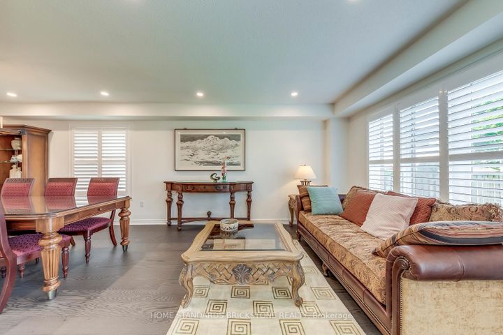 Photo 6 at 1296 Inglehart Drive, Tansley, Burlington