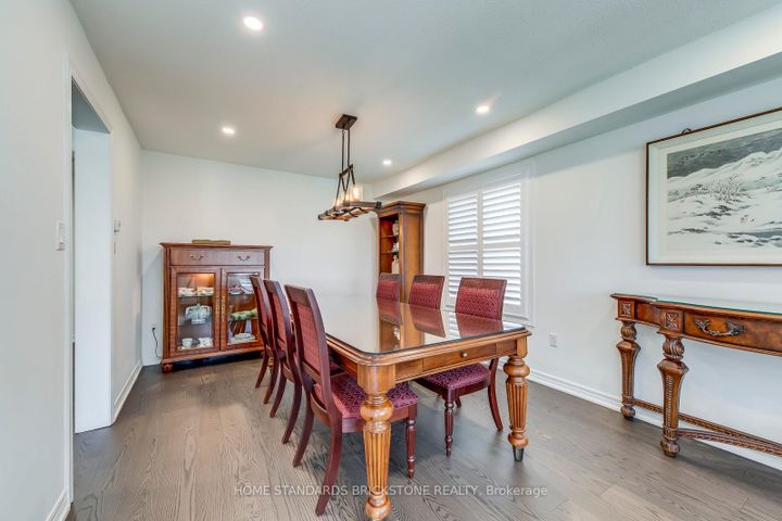 Photo 11 at 1296 Inglehart Drive, Tansley, Burlington