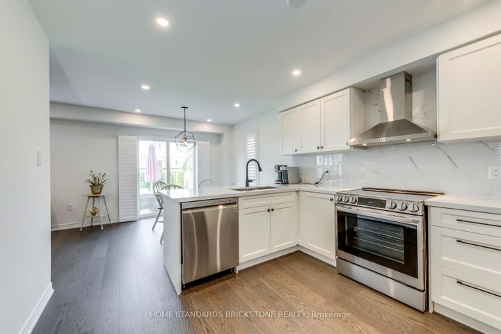 Photo 15 at 1296 Inglehart Drive, Tansley, Burlington