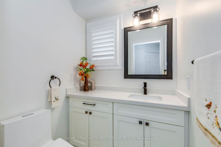 Photo 19 at 1296 Inglehart Drive, Tansley, Burlington