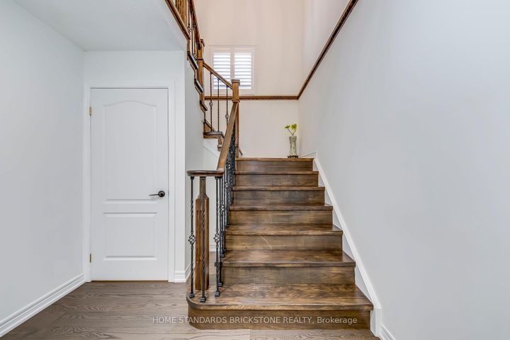 Photo 22 at 1296 Inglehart Drive, Tansley, Burlington